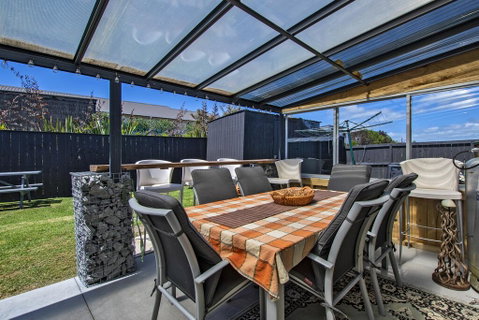 Sunnyside Retreat With Spa Pool - Mangawhai Holiday Home - Accommodation New Zealand 2