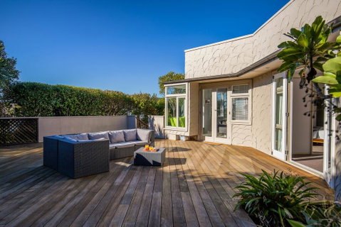 Sunrise And Spa At Mt Pleasant - Christchurch Holiday Home - Accommodation New Zealand 0
