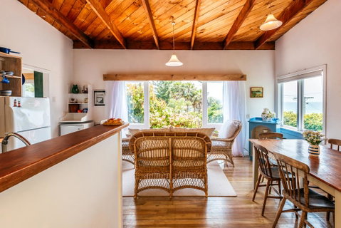 Sunshine Cottage By The Sea - Accommodation New Zealand 3