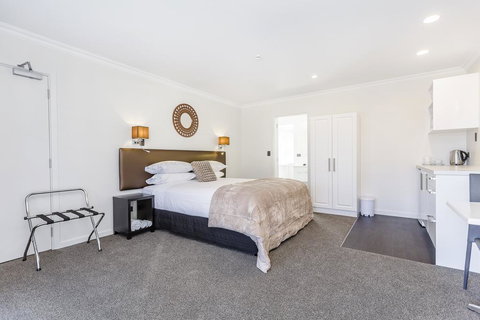 Superior Dunedin Apartments - Accommodation New Zealand 1