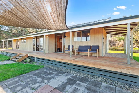 Tablelands Family Retreat - Accommodation New Zealand 0