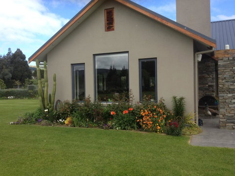 Taieri Retreat - Accommodation New Zealand 2