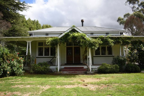 Tarata - Accommodation New Zealand 3