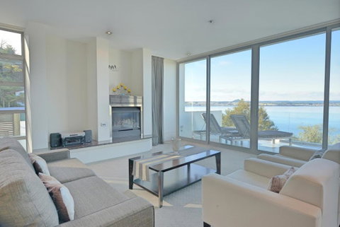 Taupo Penthouse - Accommodation New Zealand 3