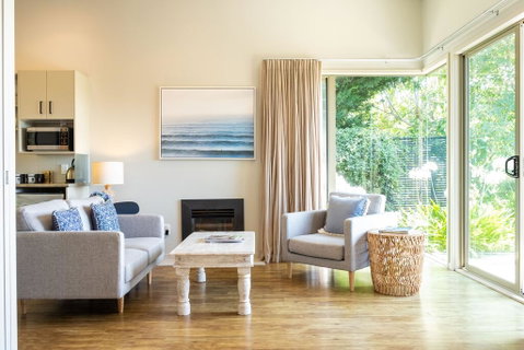 Te Awanga Cottages - Accommodation New Zealand 0