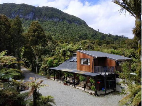 Te Nikau Retreat - Accommodation New Zealand 0