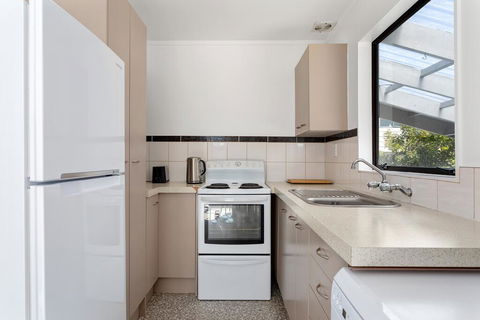 The Beach Hive Bach - Ohope Beach Holiday Home - Accommodation New Zealand 3
