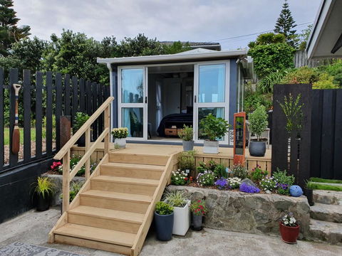 The Beach Pod - At Raumati Beach On The Kapiti Coast - Accommodation New Zealand 1