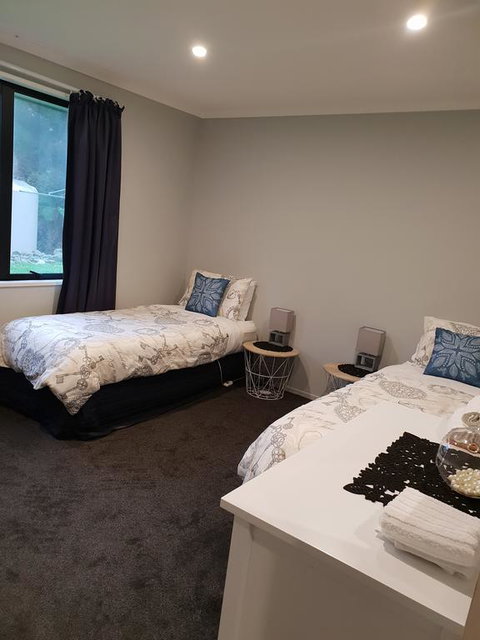 The Blackhouse Private Guest Room - Accommodation New Zealand 0