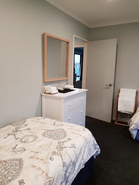 The Blackhouse Private Guest Room - Accommodation New Zealand 2
