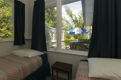 The Blue Bach - Coopers Beach Holiday Home - Accommodation New Zealand 3