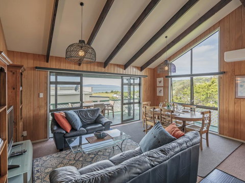 The Burrow - Kuaotunu Holiday Home - Accommodation New Zealand 0