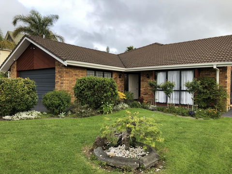 The Gardens' Treasure - Accommodation New Zealand 0