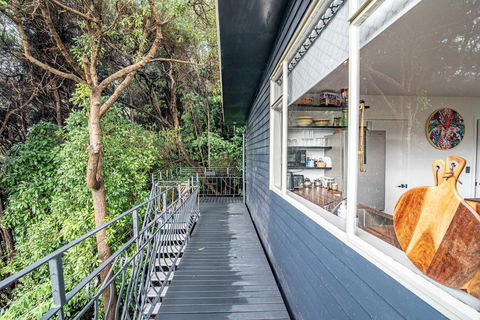 The Grandstand - French Farm Holiday Home - Accommodation New Zealand 1
