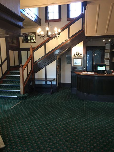 The Kamo Hotel - Accommodation New Zealand 0