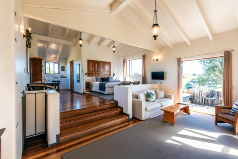 The Loft At Cypress Ridge Estate - Accommodation New Zealand 0