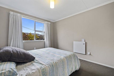 The Manuka Lookout - Wanaka Holiday Home - Accommodation New Zealand 2