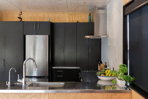 THE NATURAL HOME - PRIME FITZROY LOCATION - Accommodation New Zealand 2
