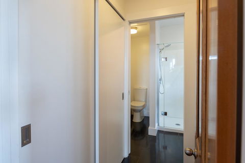 The Old Oak Boutique Hotel - Accommodation New Zealand 3