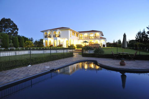 The Pillars Retreat - Accommodation New Zealand 0