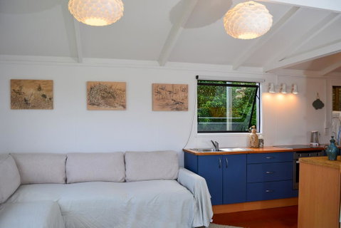 The Stowaway - Hihi Holiday Home - Accommodation New Zealand 2