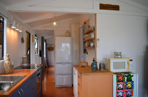 The Stowaway - Hihi Holiday Home - Accommodation New Zealand 3