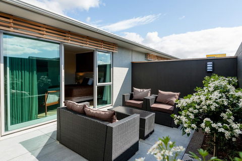 The Strand - Accommodation New Zealand 0
