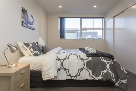 THE STRANDON LOFT NO 7 - PRIME LOCATION - Accommodation New Zealand 1