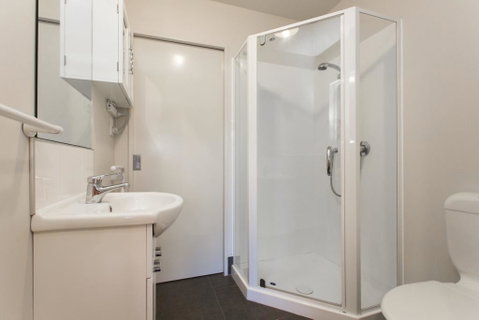 THE STRANDON LOFT NO 7 - PRIME LOCATION - Accommodation New Zealand 3