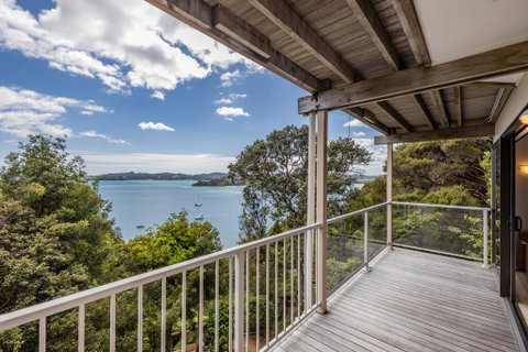 The Top Of The Tide - Paihia Holiday Home - Accommodation New Zealand 0