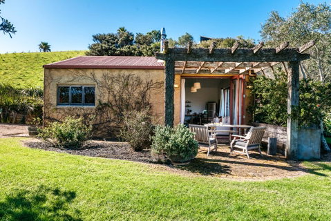The Vineyard Cottage - Accommodation New Zealand 2