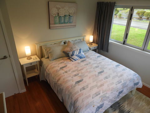 Thistle Do Beach Bach - Accommodation New Zealand 3