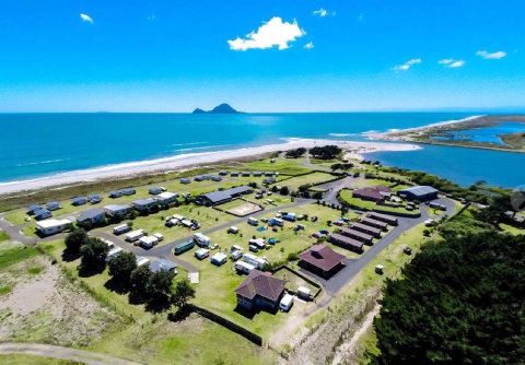 Thornton Beach Holiday Park - Accommodation New Zealand 0