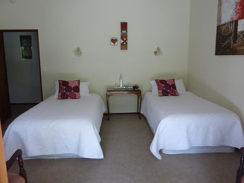 Thorold Country House - Accommodation New Zealand 2