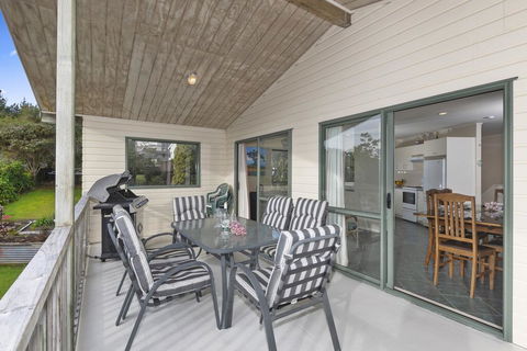 Tirairaka Lookout - Okiato Holiday Home - Accommodation New Zealand 1