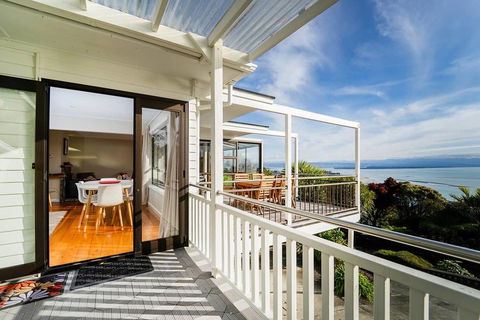 Tiro Moana (Sea Views) - Accommodation New Zealand 0