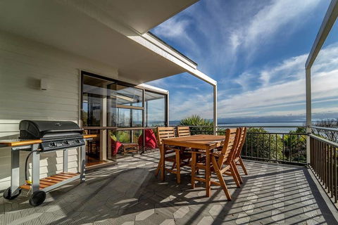 Tiro Moana (Sea Views) - Accommodation New Zealand 3
