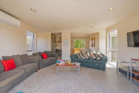 Titoki Magic - Matarangi Holiday Home - Accommodation New Zealand 1