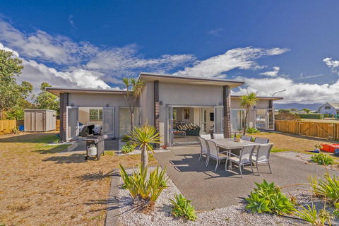 Titoki Magic - Matarangi Holiday Home - Accommodation New Zealand 0
