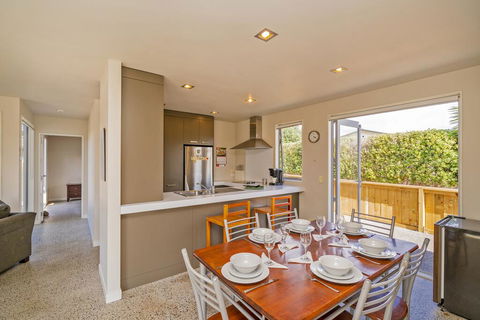 Titoki Magic - Matarangi Holiday Home - Accommodation New Zealand 3