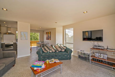 Titoki Magic - Matarangi Holiday Home - Accommodation New Zealand 2