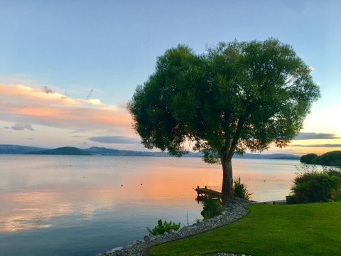 Tranquility Lakefront - Accommodation New Zealand 3