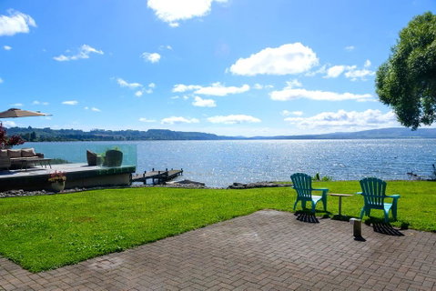 Tranquility Lakefront - Accommodation New Zealand 0
