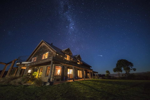 Tree House Lodge Bed & Breakfast - Accommodation New Zealand 0