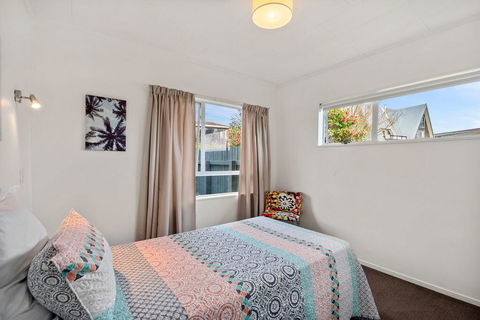True Blue - Taupo Holiday Home - Accommodation New Zealand 3