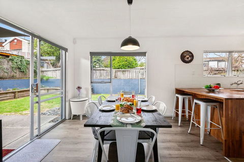 True Blue - Taupo Holiday Home - Accommodation New Zealand 1