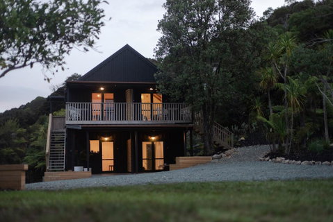 Tui & Nikau Cabins - Accommodation New Zealand 1
