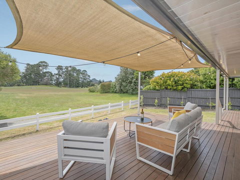 Tui Landing - Pauanui Holiday Home - Accommodation New Zealand 1