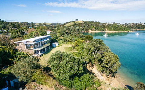 Tui Point - Accommodation New Zealand 2