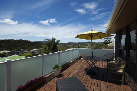 Tui's Retreat - Cable Bay Bach - Accommodation New Zealand 0